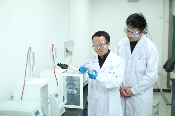 以科教为灯 为学生点亮人生出彩的光