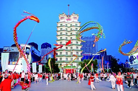 点亮“夜经济” 燃旺“烟火气”