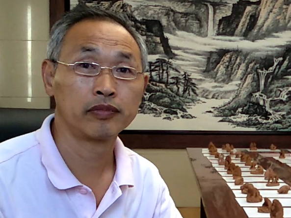 石生河的泥猴世界：108只泥猴形态各异 栩栩如生