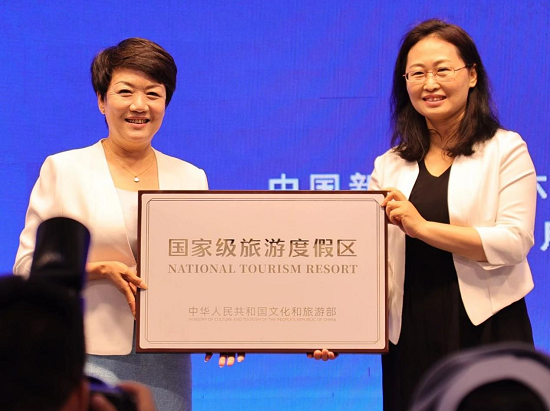青格达湖旅游度假区升格“国”字招牌 兵团只此一家