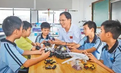 乡村少年放飞“航空梦”