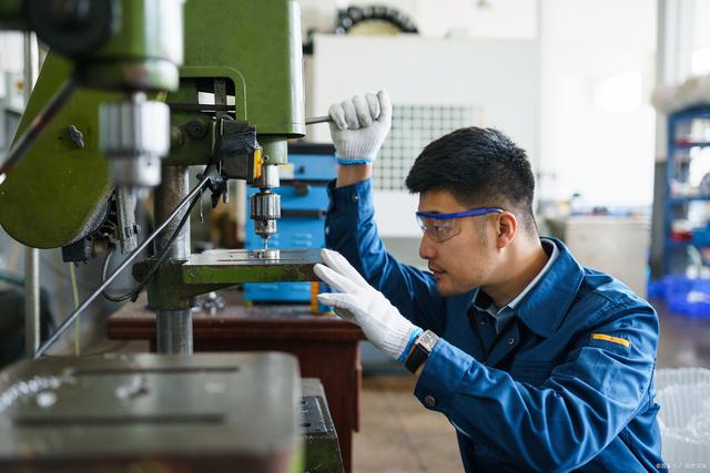 百日千万招聘行动推出机械能源等专场