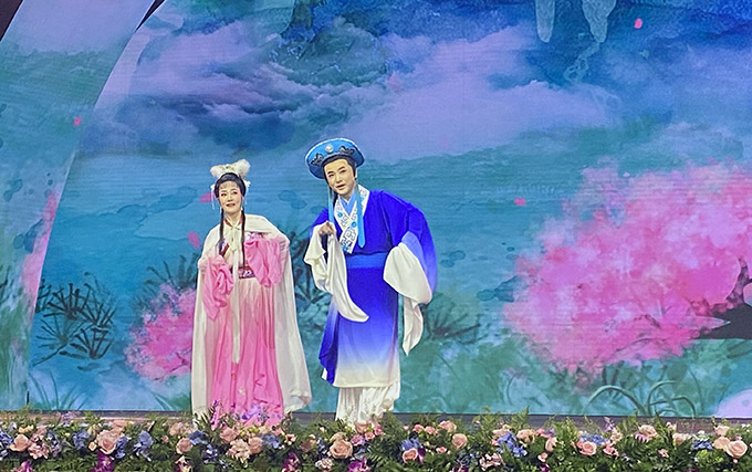 好戲連台！第十屆中國(安慶)黃梅戲藝術節開幕