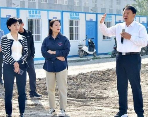 河南：平舆县委书记刘飞就重点项目建设进行现场办公