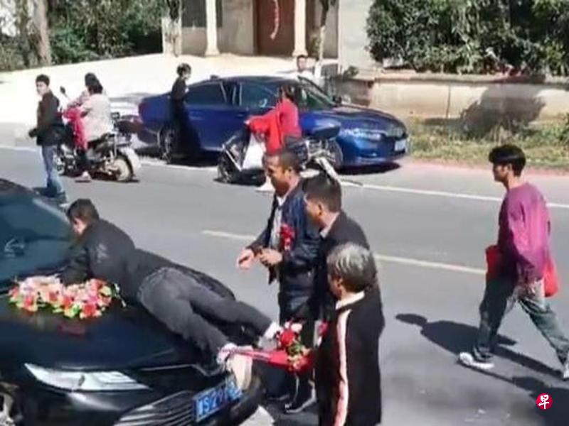 河南婚礼闹剧根本在彩礼最后进入谁的口袋？