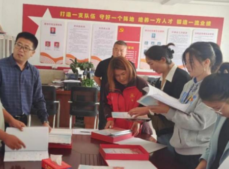 平舆县万冢镇：实施“双提升” 育强领头雁  创新谋发展