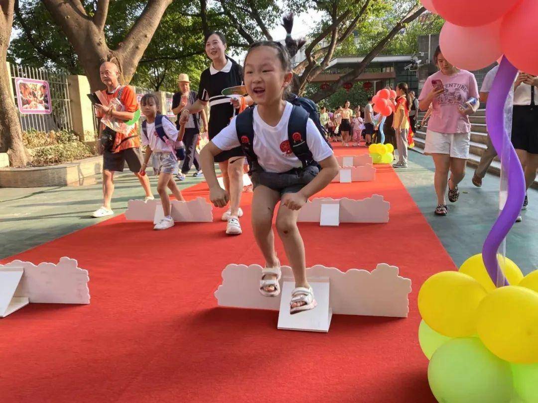 重庆市南岸区：校园小场地扩展育人大空间