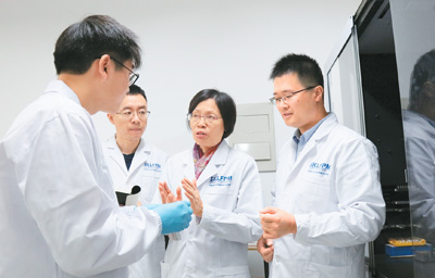 创制纤维新材料 织就美好新生活（科技名家笔谈．75年家国）