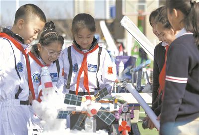 汇聚多方资源，构建“大科学教育”格局