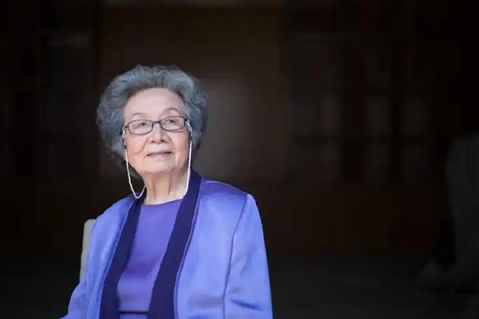 别了，“诗词的女儿”