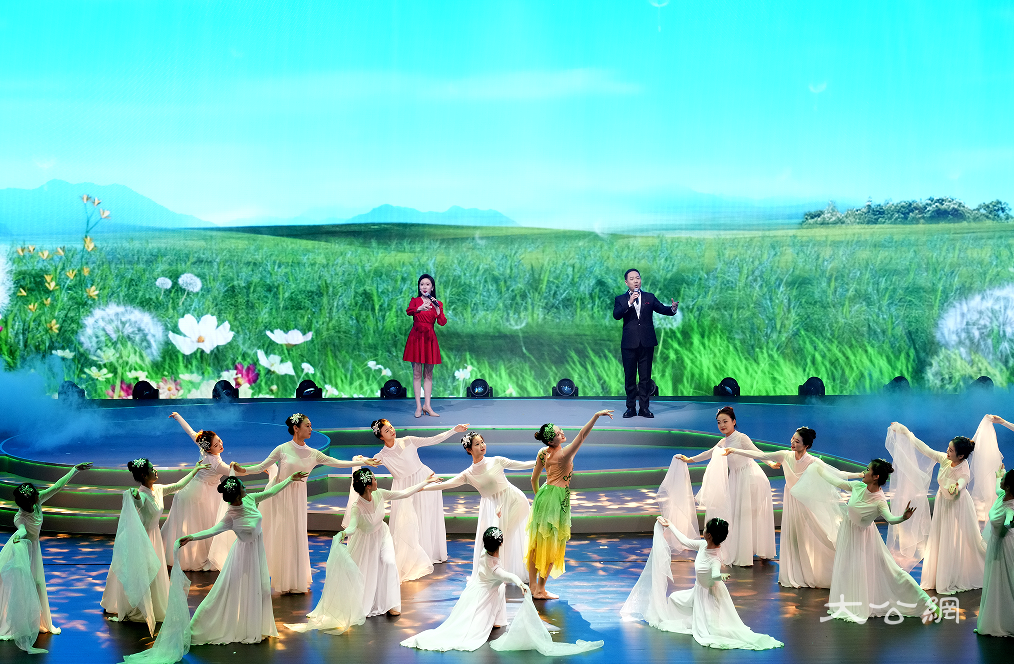 河南省普通高等学校学生工作成果展演举行