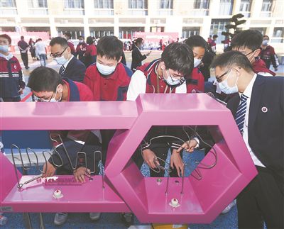 重庆大渡口：点亮学生的科学梦想