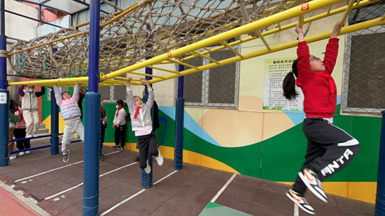 创新体育活动，这所小学有办法