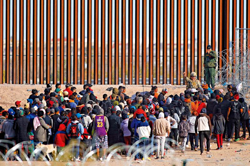 特朗普重申将终结“出生公民权” 面临违宪争议