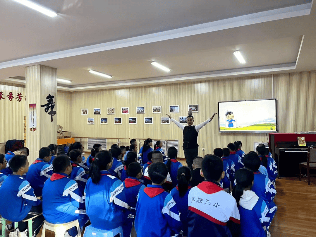 内蒙古鄂尔多斯：“六精”好课堂建设初显成效