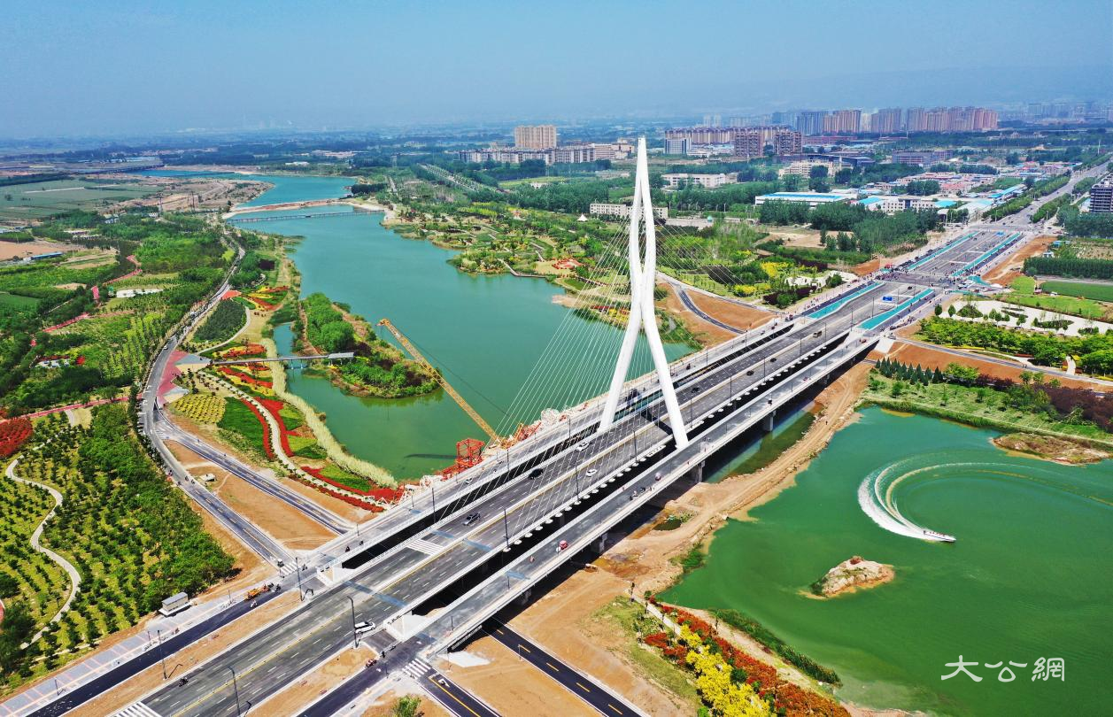 河南焦作：架起幸福桥  铺就幸福路