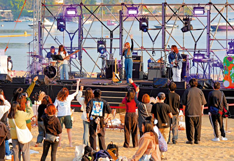 勁歌熱舞 美食市集 沙灘節盛事遊客驚喜