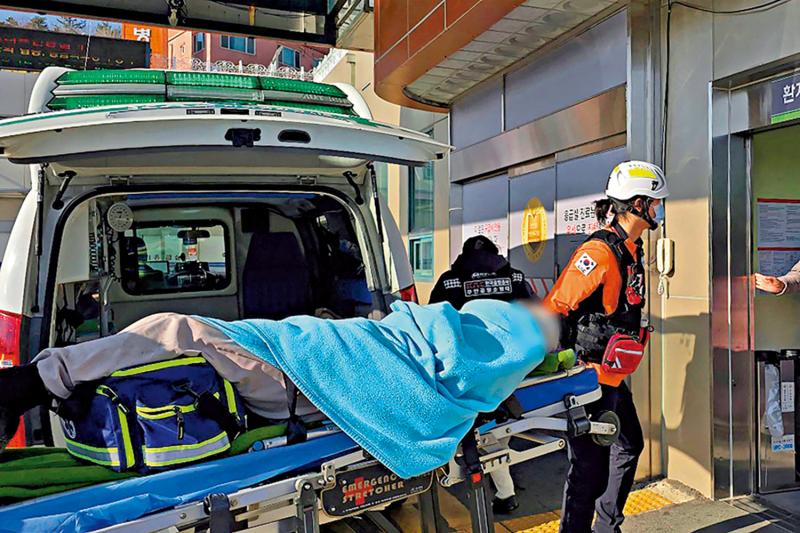 ﻿韩国空难幸存空乘疑因冲击失忆 或全身瘫痪