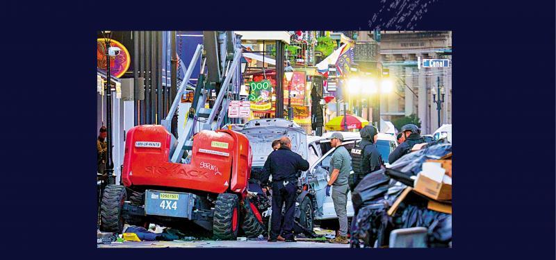 美国跨年夜发生恐袭 汽车撞人群致10死35伤