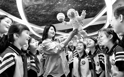 “一平米博物馆”，让藏品“走”到学生身边