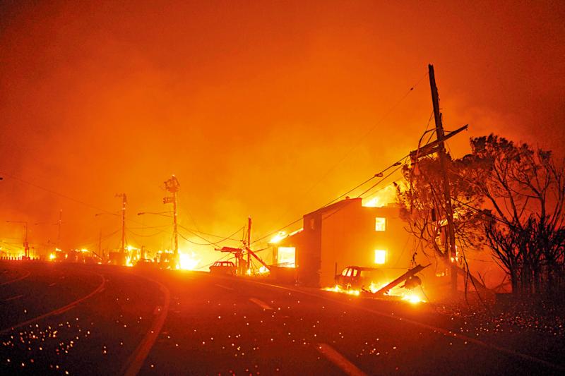 美国﻿南加州山火失控 5万人紧急疏散