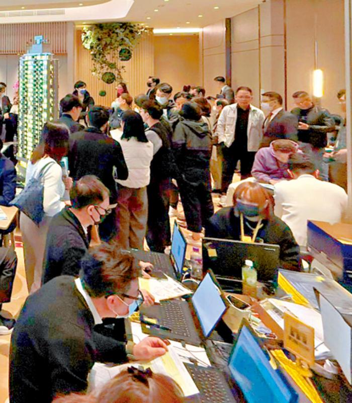 楼按明曦/担保人助借款人申按揭 有还款责任\张颢曦