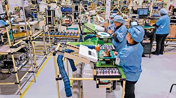 美国今起向加拿大墨西哥加征关税