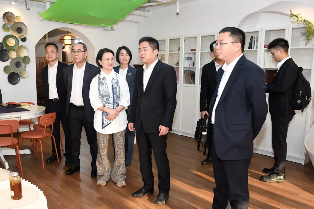 在香港，感受人文端州