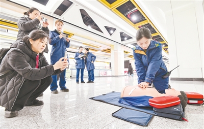 164套应急救护一体机落户郑州地铁