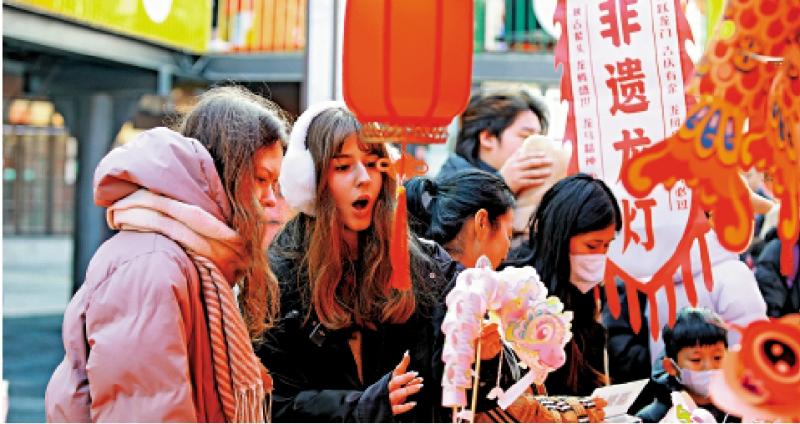 「免簽擴容+服務提質」 吸引外國客來華