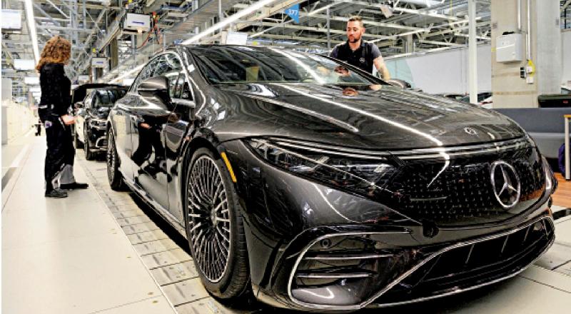 点市成金/奔驰裁员背后的企业文化透视\谭浩俊