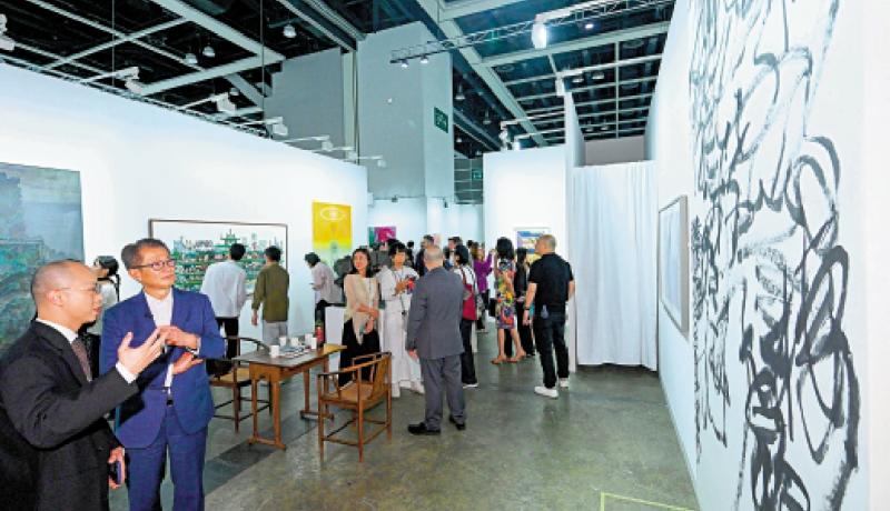 「超級三月」逾340萬旅客訪港 按年增12%