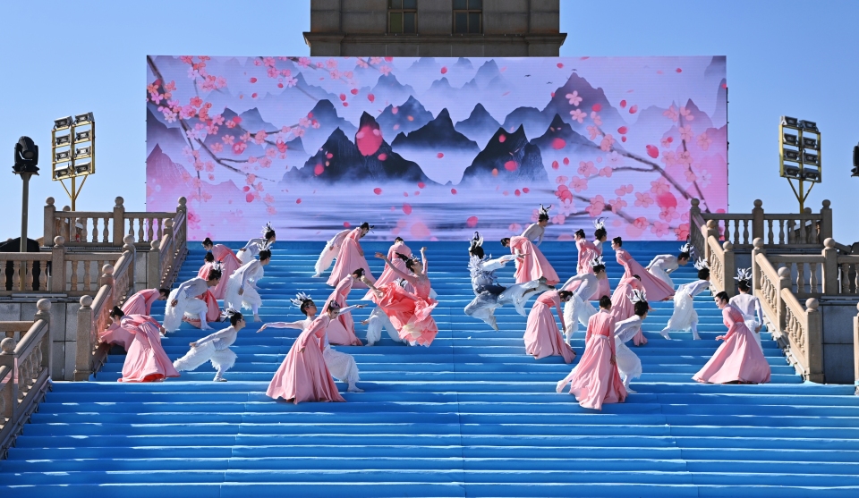 鹤舞樱飞．向新而行，第十一届鹤壁樱花季开幕