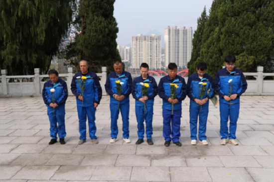中交路建平昭高速TJ1分部开展清明祭扫主题党日活动