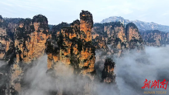 外交部发言人林剑向全球推介“仙境张家界”