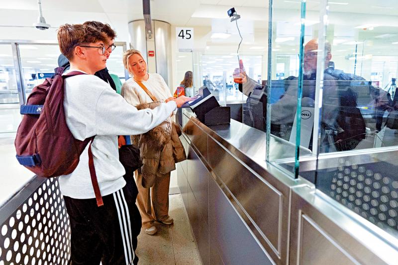 特朗普政策惹公憤 赴美國遊客減12%