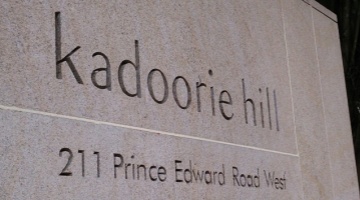 华营建筑：执行董事兼主席管满宇增持50万股公司股份，约21.5万港元