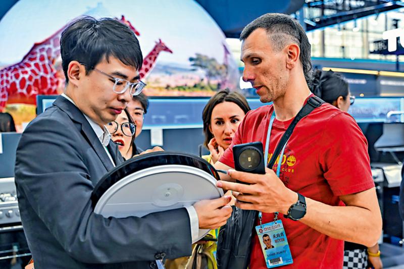 用脚投票/广交会美国采购商：我们需要中国制造