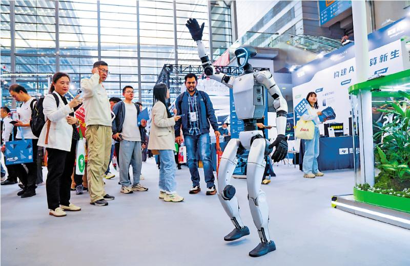 数字经济/湾区协同 构建机器人产业链\林建明 郑扬洋