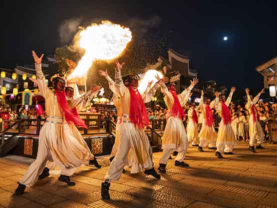 铜官窑国风乐园‌第六届国风焰火节盛大启幕，神话奇幻游来袭！‌