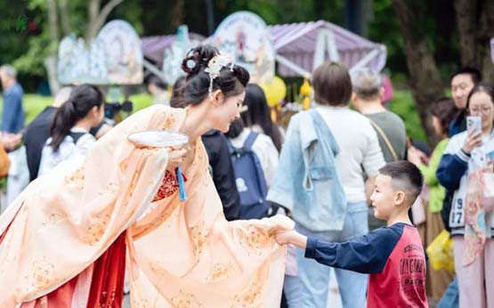 长沙“热辣滚烫”刷新文旅热度 瞬时客流最高166.03万人次