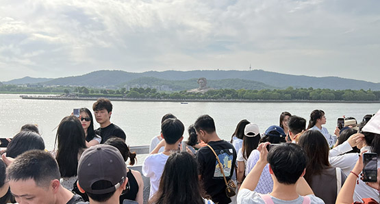 “五一”假期第二天 来长游客显著增加 84家等级景区接待游客近百万人次