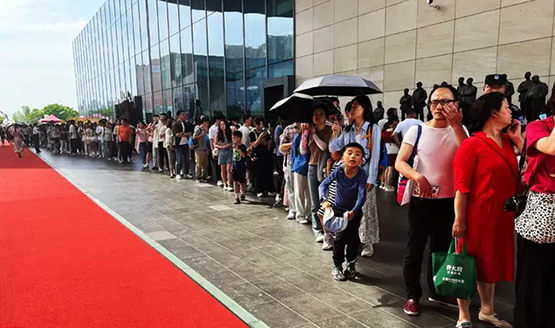 藝術豐盛宴 版畫交響曲——觀李自健美術館多元展覽體驗之心聲