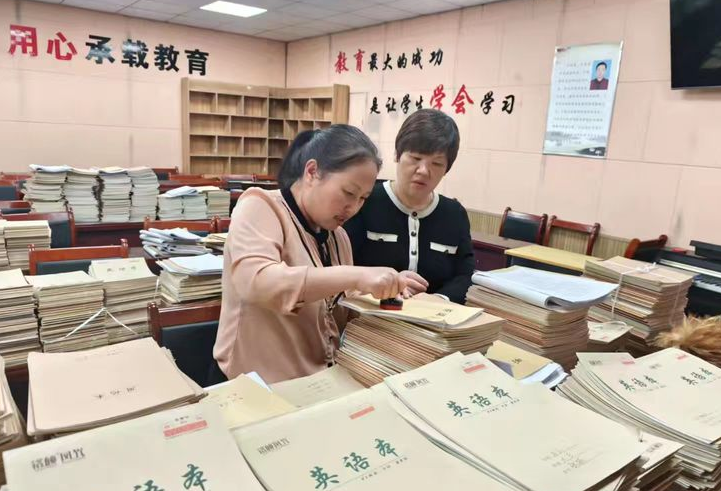 睢县古襄路小学：开展业务工作检查 促进教育质量提高