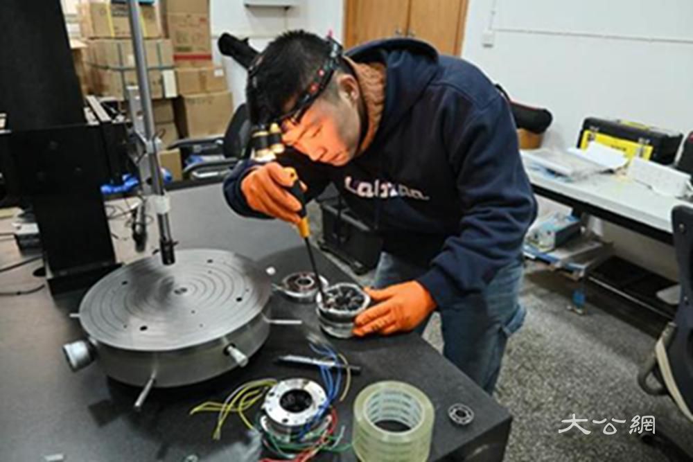 朱定康：轴承筑梦求学路 科创守初万里航