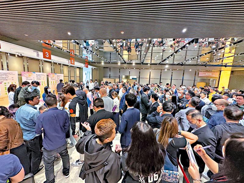 主楼布阵/热钱再度湧港　楼市重拾升势\布少明