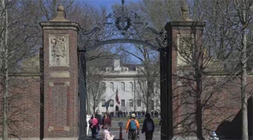 美国政府终止哈佛大学4.5亿美元拨款