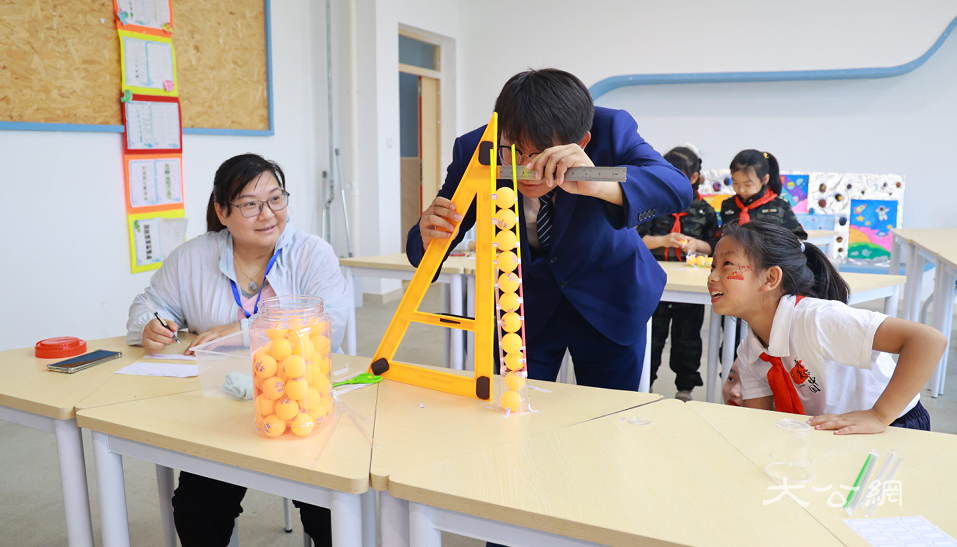 再燃学子科学梦｜郑州西流湖小学第二届科技运动会举办