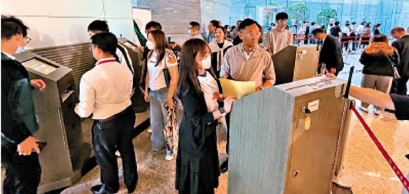 ﻿楼语纵横/拆息持续回落 推动新盘销售\杨永健