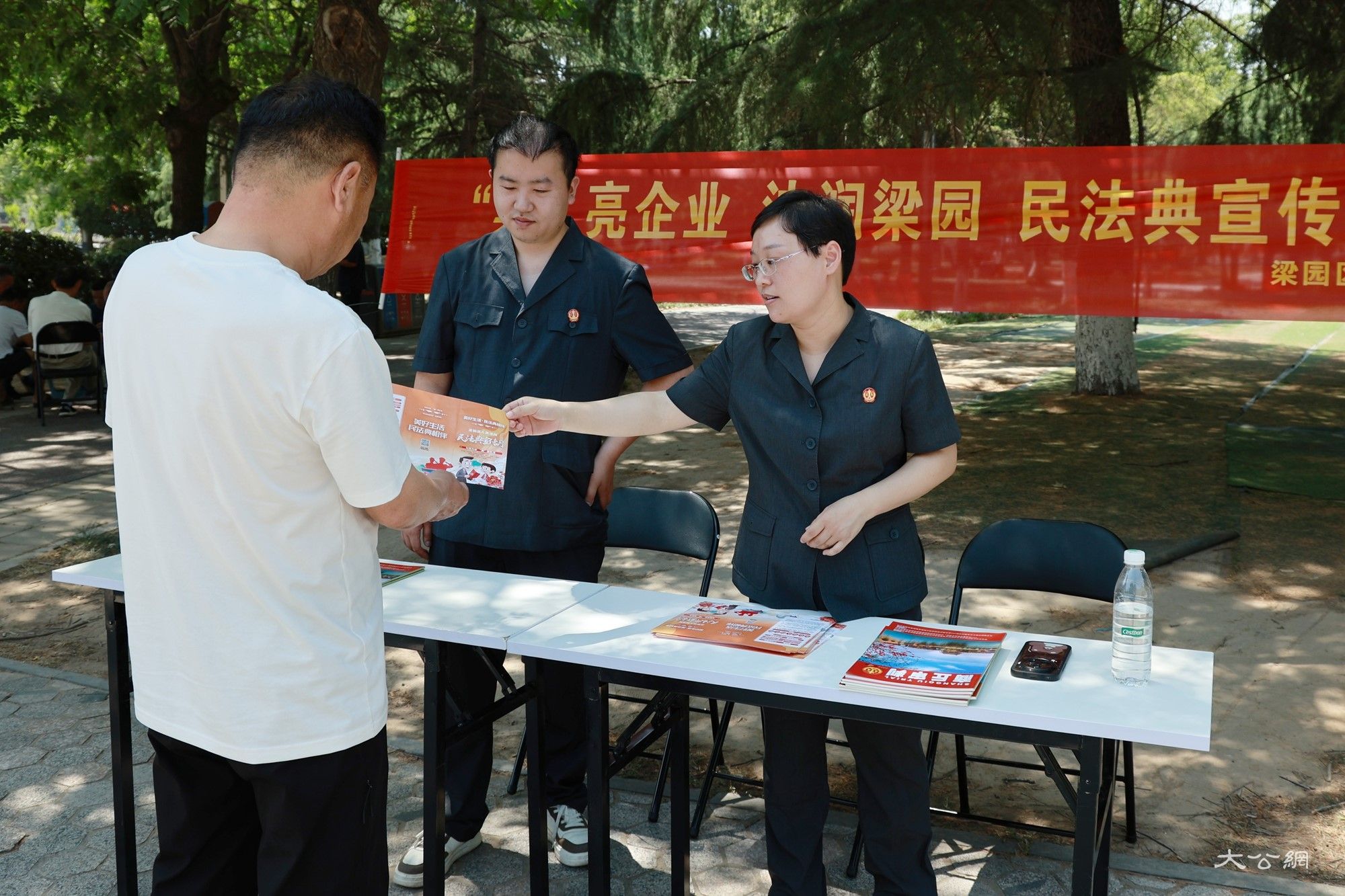 “典”亮企业 法润梁园 | 商丘市梁园区法院开展“民法典宣传月”活动